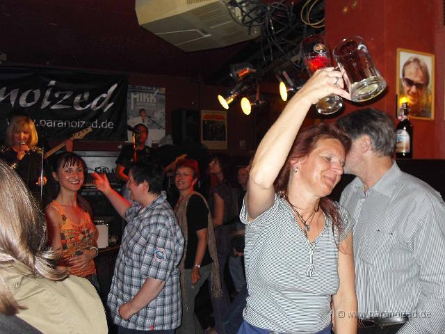 Podium 2010-05-2814.jpg - Einhändiger Bier Stunt der guten Getränkefee